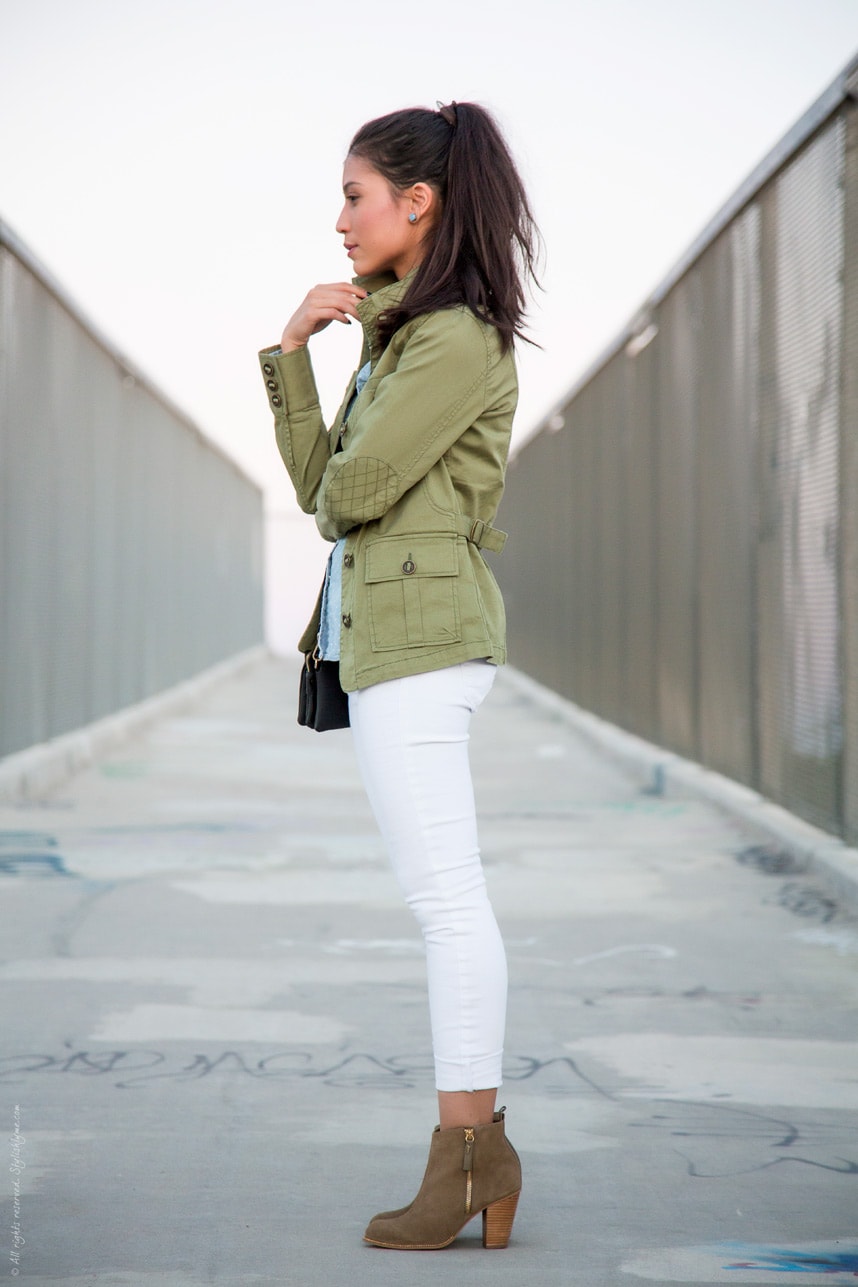 White jeans and green military jacket - Visit Stylishlyme.com for more outfit inspiration and style tips