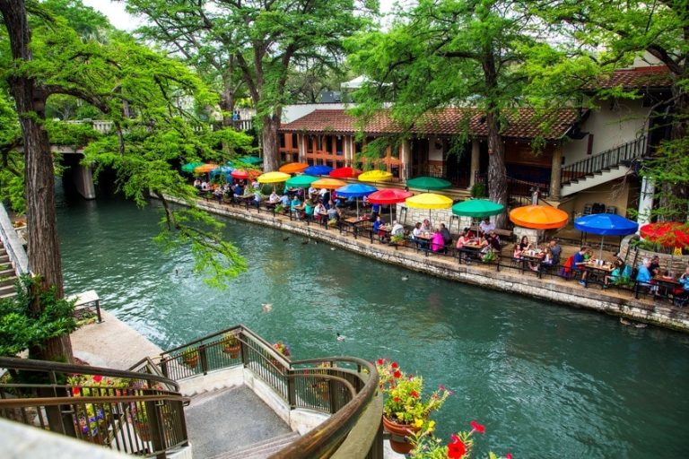 San Antonio Riverwalk – The Best Things to Do, Travel Tips & Photos